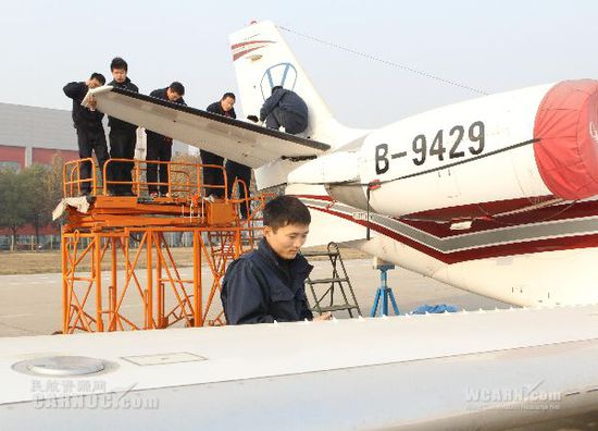 �з�ͨ��ά�޲�B-9429�ɻ�ά�޹�����ʵ