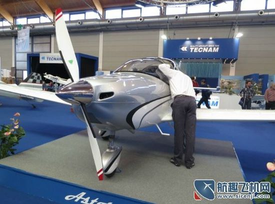 Tecnam�����׿�߶������˶��ɻ���17��