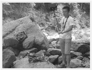 �Ϻ���ѧ��Я���˻�������Ѳ������è