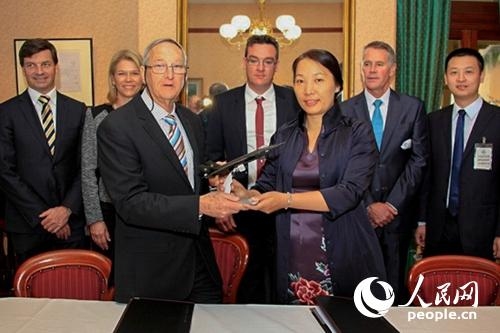 Ұ���ɻ�������ǩԼ��Ϊ���׸�����������Ŀ