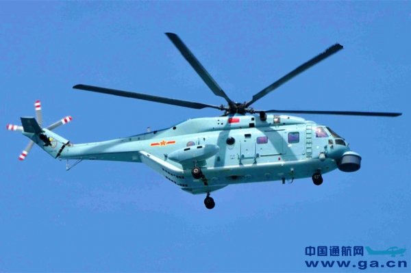 点击查看原图 今年曝光的“黄头海雕”直-18F舰载反潜直升机也是“辽宁”舰舰载航空兵部队的配套装备。