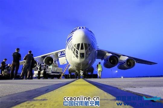 阳光动力太阳能飞机先遣物资抵达南京禄口机场 阳光动力太阳能飞机先遣物资抵达南京禄口机场