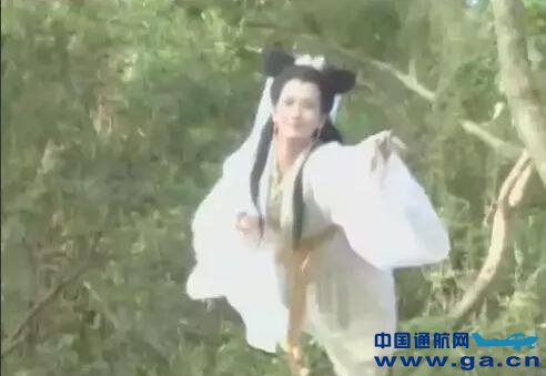 ��������е�ʱ��ΪʲôҪ��һֻ����ǰ�ڣ�