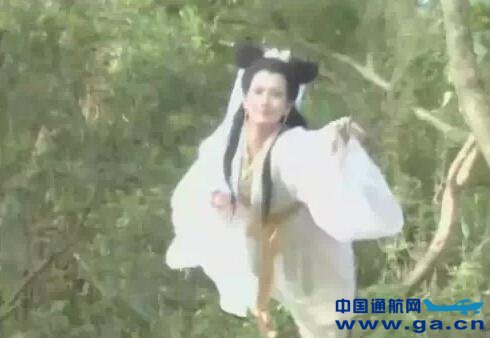 ��������е�ʱ��ΪʲôҪ��һֻ����ǰ�ڣ�