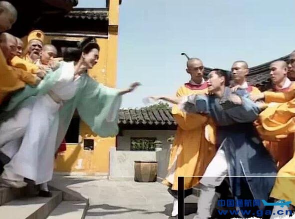 ��������е�ʱ��ΪʲôҪ��һֻ����ǰ�ڣ�