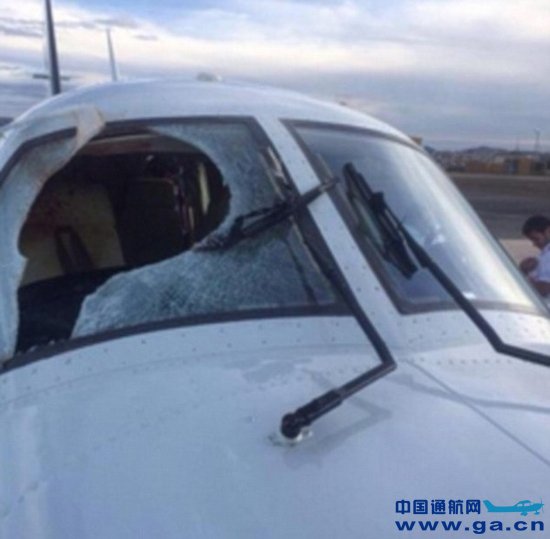 ����˽�˷ɻ���ͺӥײ�� ������ײ����