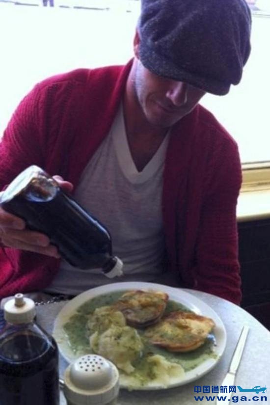 ���˺�ķ���ϻ���Ԫ�м������ ֱ�����Ϸɻ�