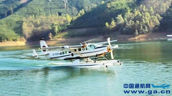 �Ҹ��ع�ˮ�Ϸɻ�����&middot;����&middot;��ƽ�׷ɳɹ�