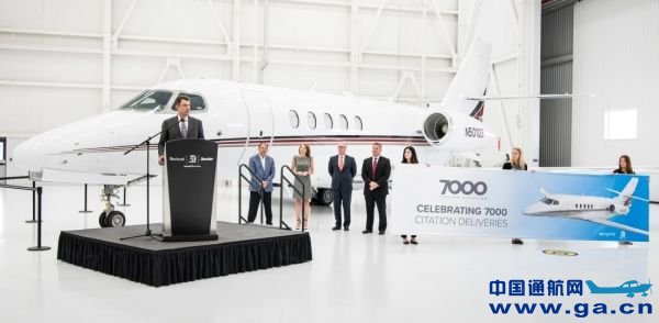 ��̱�����˹�ɽ�����7000�ܽ�״�ɻ�