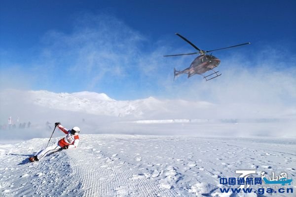 �½��ڶ���ֱ������ѩ��Ŀ������³ľ��